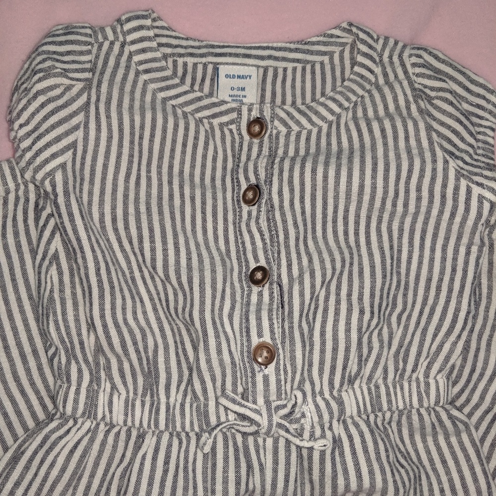 Old Navy baby jumpsuit 0-3 mths